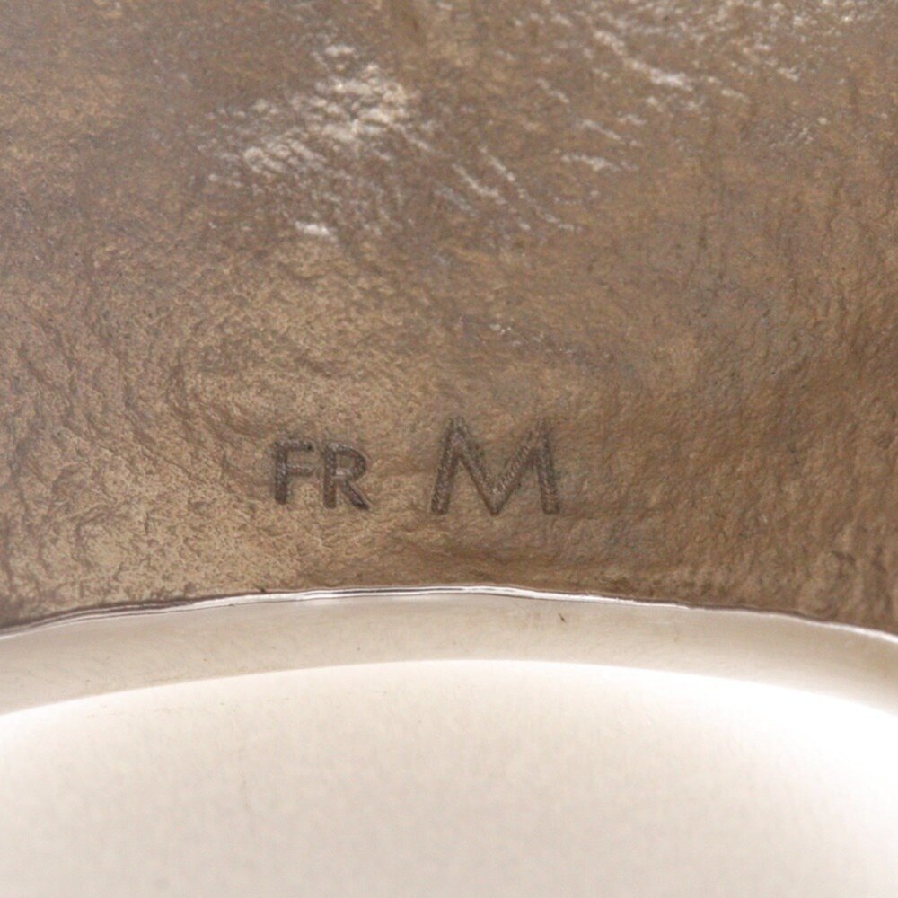 LOUIS VUITTON Black Ring - Picture 11 of 12